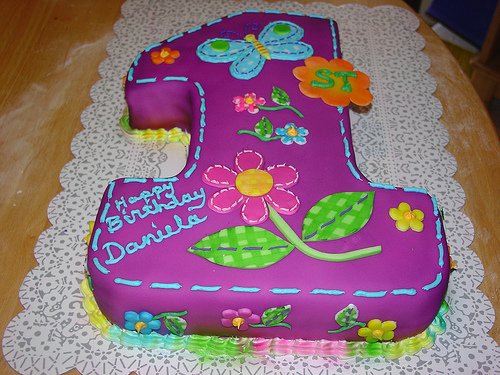 first-birthday-cake-wholesome-baby-food