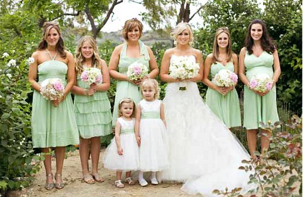 menta-zöld-koszorúslány-ruha